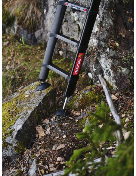 Unidad táctica usando la escalera telescópica Telesteps Tactical 4,10m a 5 metros con pies regulables OPCIONALES