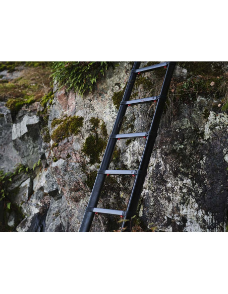 Unidad táctica usando la escalera telescópica Telesteps Tactical 4,10m a 5 metros