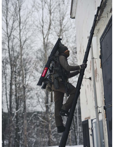 Unidad táctica usando la escalera telescópica Telesteps Tactical 4,10m a 5 metros
