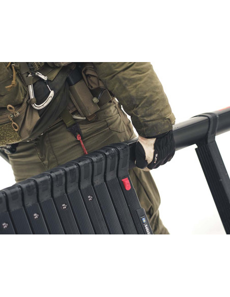 Detalle del perfil triangular y bloqueo de la escalera Tactical 4,10m