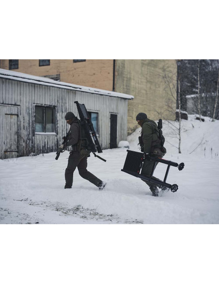 Unidad táctica usando la escalera telescópica Telesteps Tactical 4,10m a 5 metros