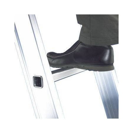 Peldaño ergonómico girado para mayor comodidad